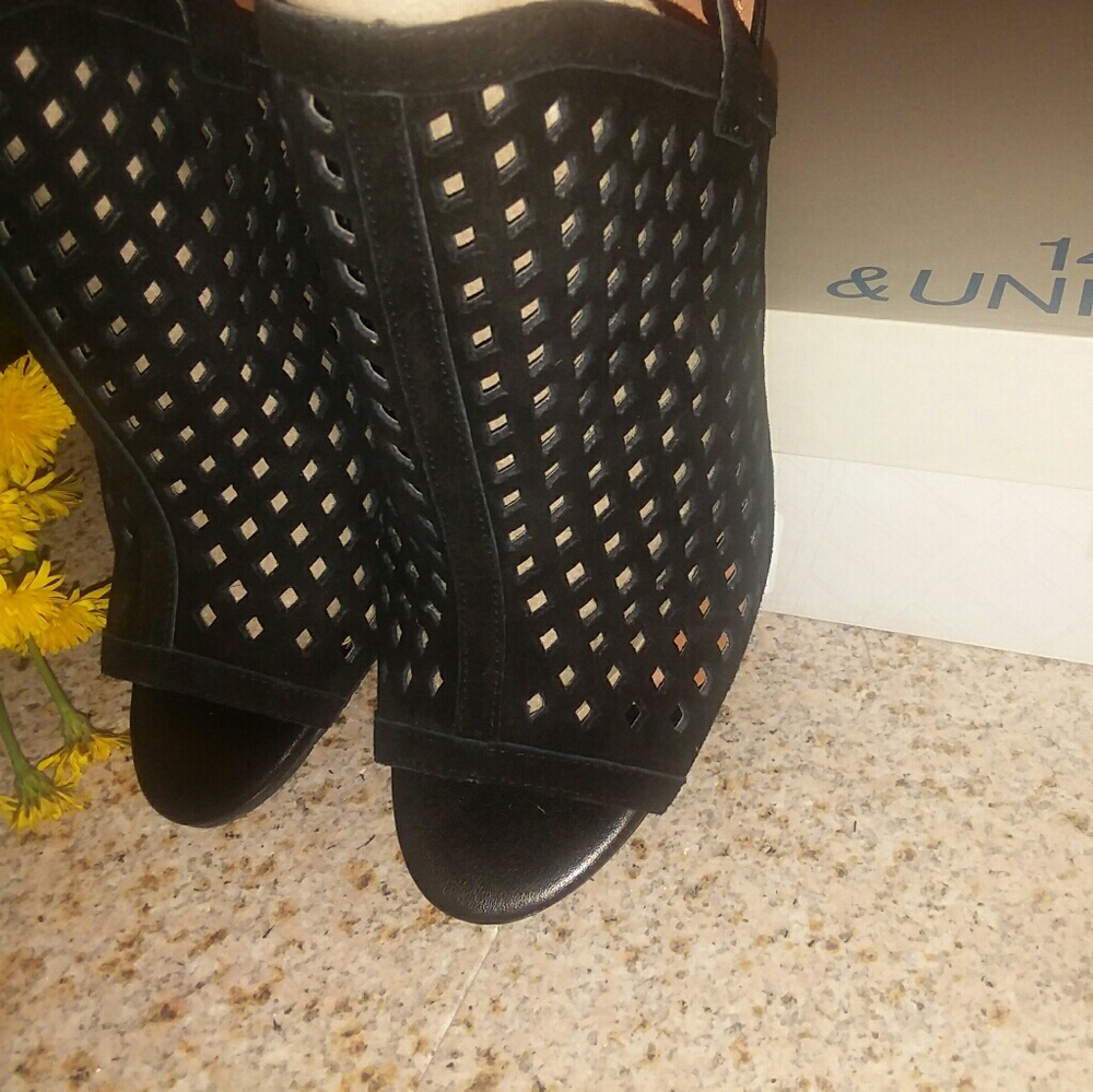 14th & Union Block Heel Sandals NEW IN ORIGINAL BOX - Picture 2 of 9